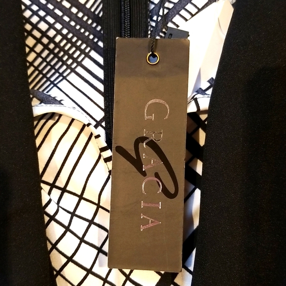 Woman's Gracia Sleeveless top - Picture 3 of 9